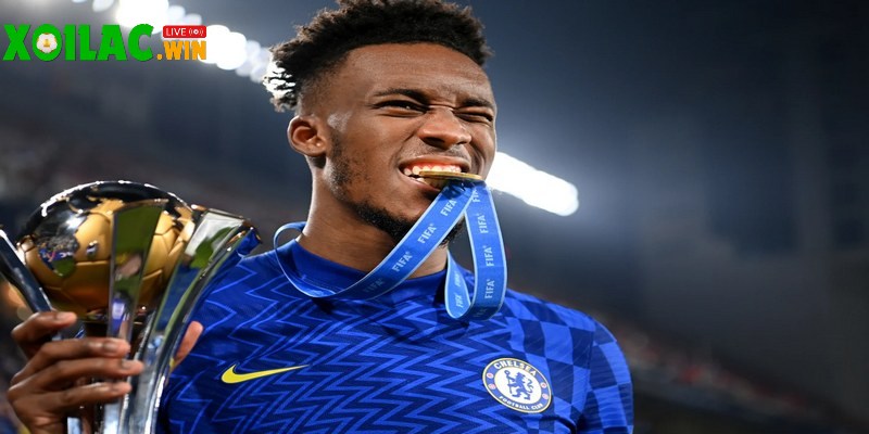 Hudson-Odoi tỏa sáng tại Forest, thu hút hàng loạt ông lớn